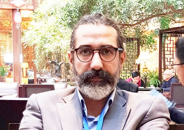 هنرمندان-به-دنیای-هنر-یارانه-پرداخت-می-کنند